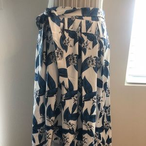 Hi-low skirt! New with tags.